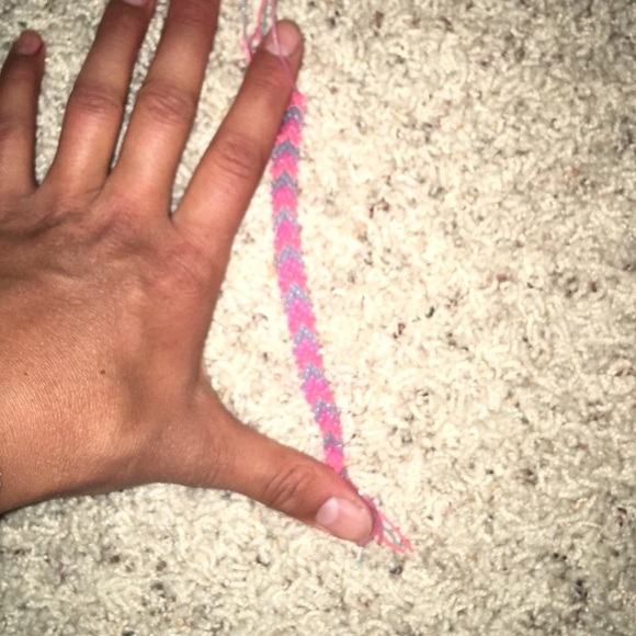 Glow in the dark VSCO/friendship bracelets! - Picture 1 of 4